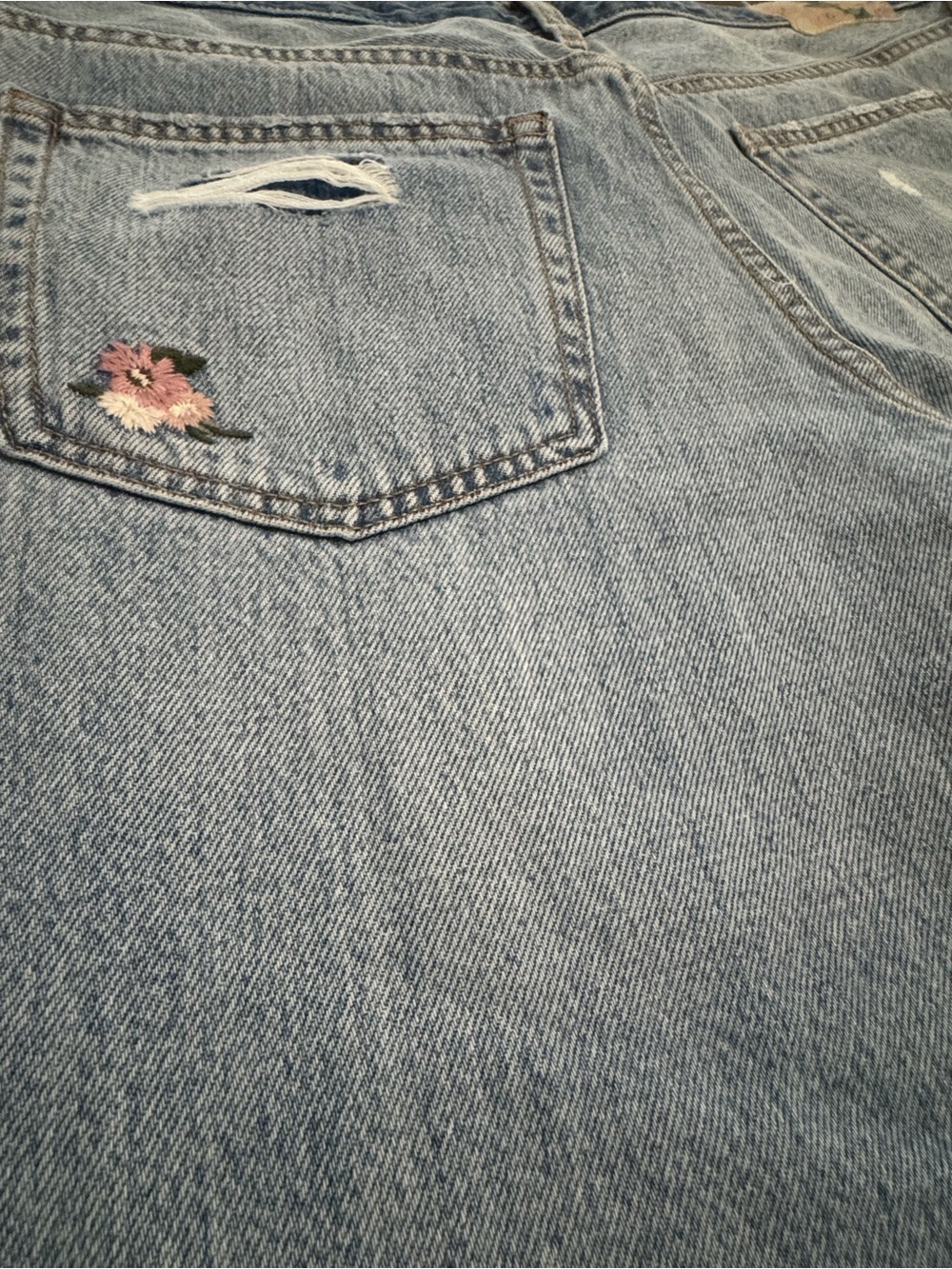 Universal Thread Light Blue Ripped Relaxed Jeans - Picture 7 of 7